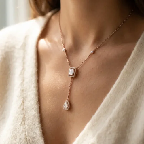 Collier Y lariat en argent 925 avec pendentifs rectangulaire et goutte pavés de zircons, disponible rhodié, plaqué or et plaqué or rose - Bijouterie Scoobijou Maroc