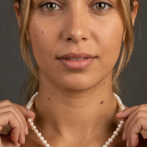 Collier perles d'eau douce naturelles جوهر حر avec boules Or 18K et émeraudes synthétiques premium – Orjouane.com Maroc