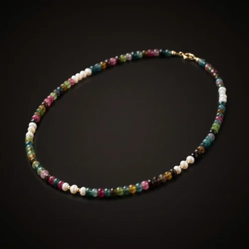 Collier ras-de-cou en perles d'eau douce Joher, pierres colorées et or 18K par ScooBijou