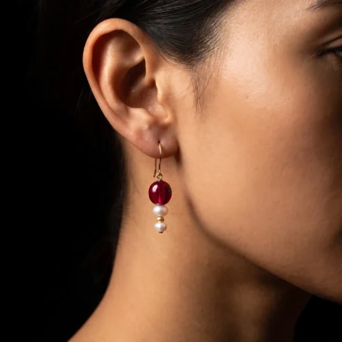 Boucles d'oreilles en or 18K avec pierre de tourmaline rouge et véritables perles d'eau douce