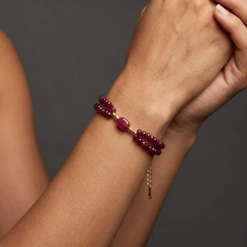 Bracelet double rang en rubis synthétique et acier inoxydable doré ScooBijou