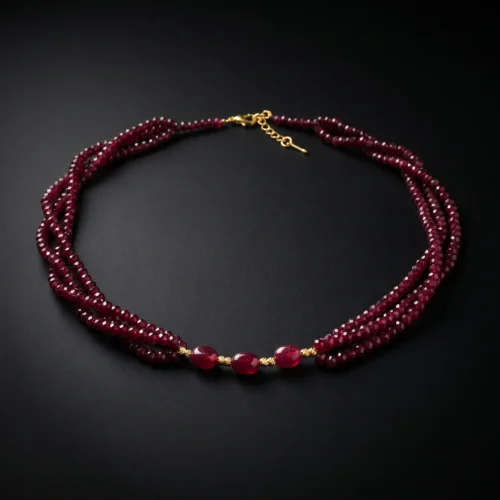 Collier multi-rangs en rubis synthétique et acier inoxydable doré ScooBijou