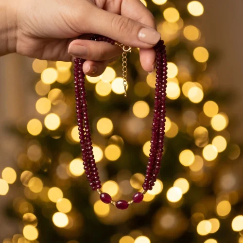 Collier multi-rangs en rubis synthétique et acier inoxydable doré ScooBijou