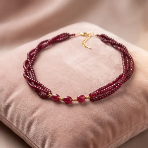 Bijou de luxe accessible collier yacout rubis femme